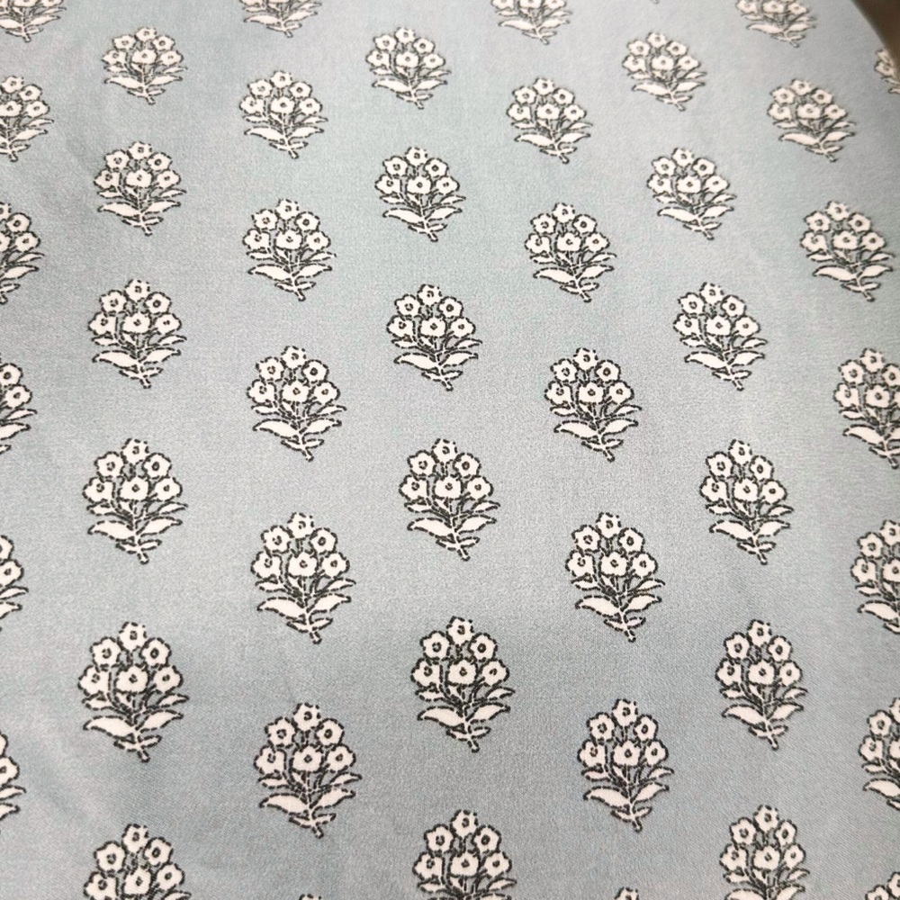 South Point King Sheet Set - Elegant Gray Floral Design No original package